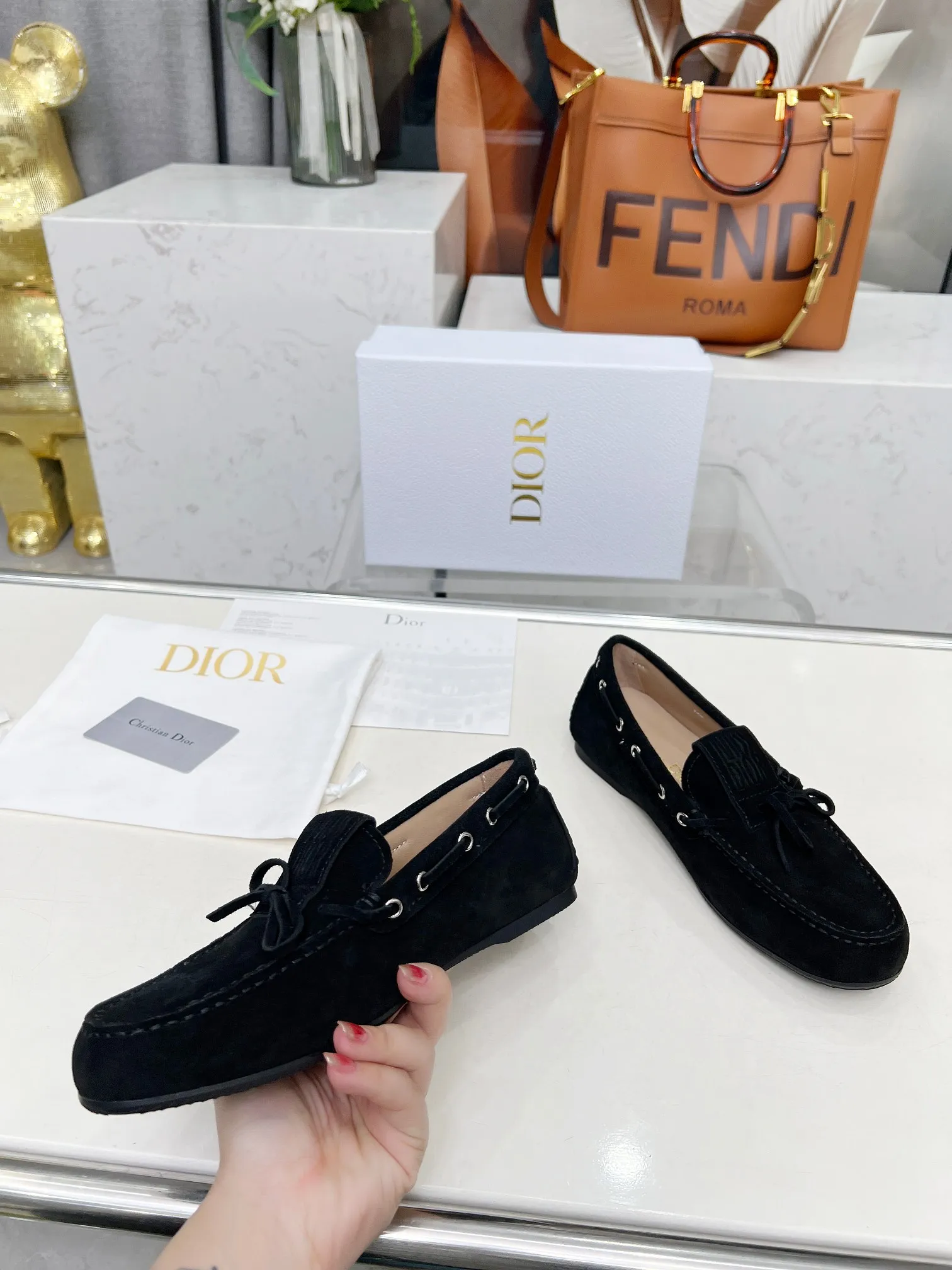 👟👟Ex-factory price 500👟👟 Dior's new spring and summer ultra-light jelly series loafers are brand new. The layout strives to create fashionable classic items. New products created at the first substantial show of Paris Fashion Week. The inspiration is cleverly combined by the D chief designer on the perfect shoe shape. Paired with brand buckles, it is even more fashionable! Original version, perfect and exquisite workmanship!  ✔️Upper: original fabric ✔️Inner lining: imported sheepskin lining ✔️Sole: original outsole ✔️Size: #35-41 (40 41 customized items are not returnable)